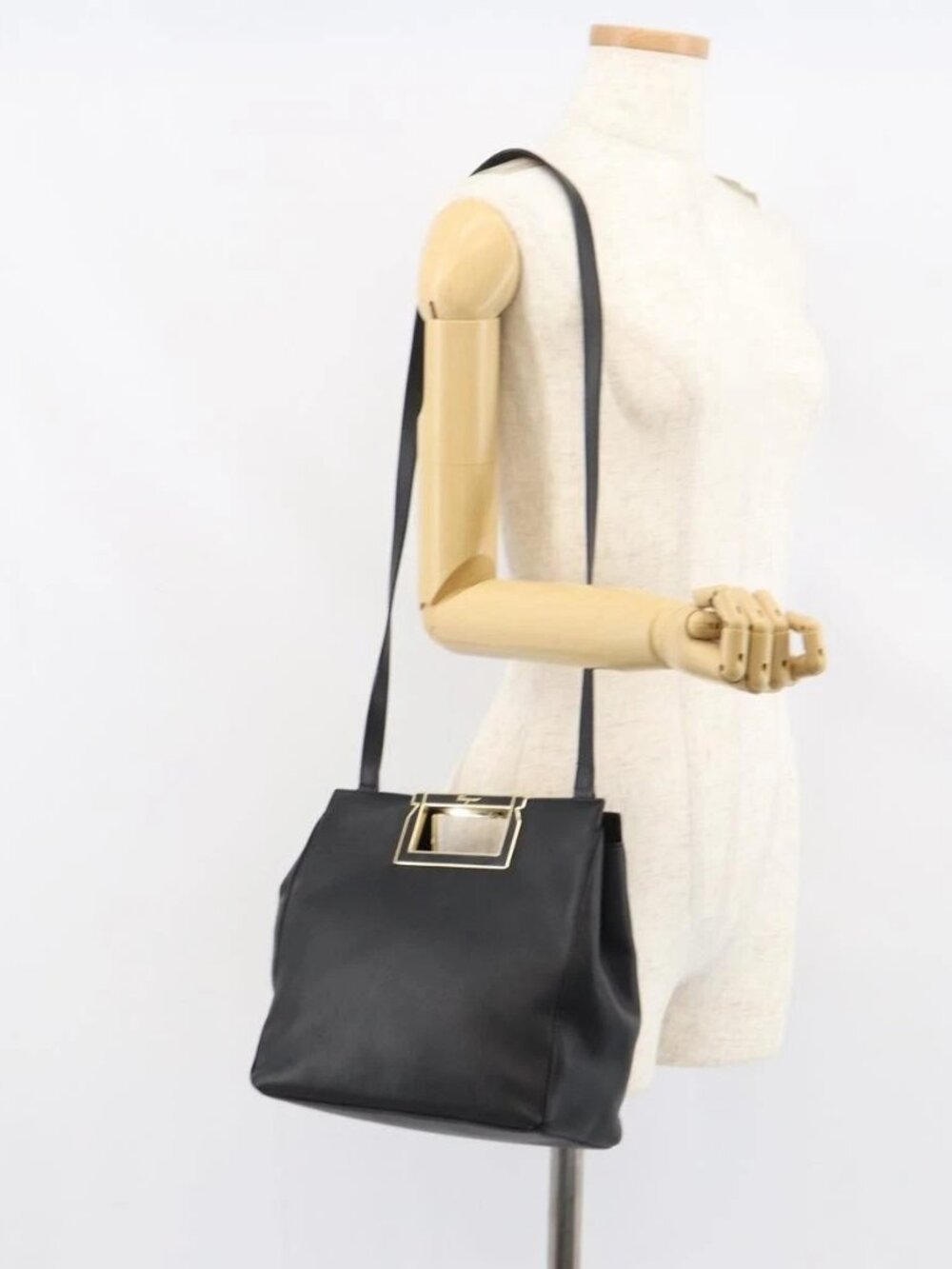 Salvatore Ferragamo Gancini Hand Bag Leather 2way Black Gold Auth 157683